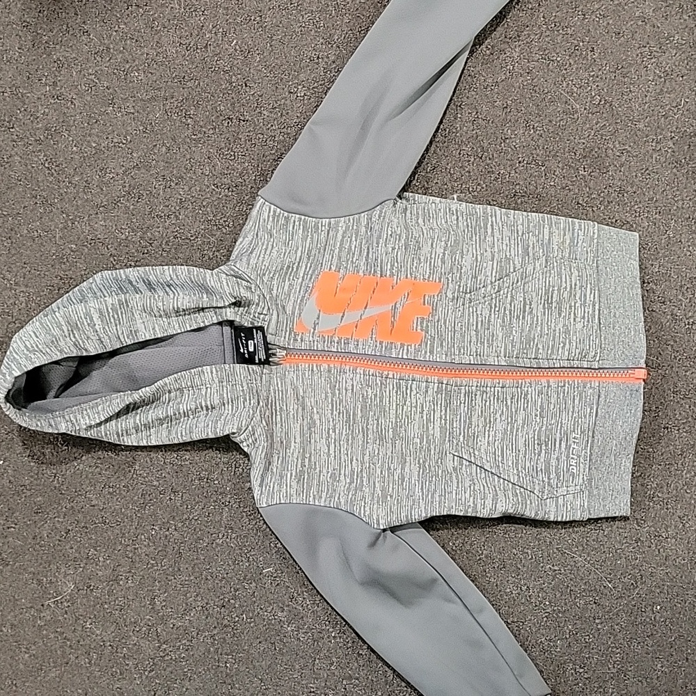 Nike Dri Fit 2 piece